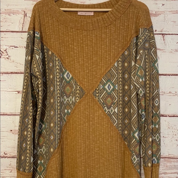 Color Block Sweater Top - Picture 2 of 5